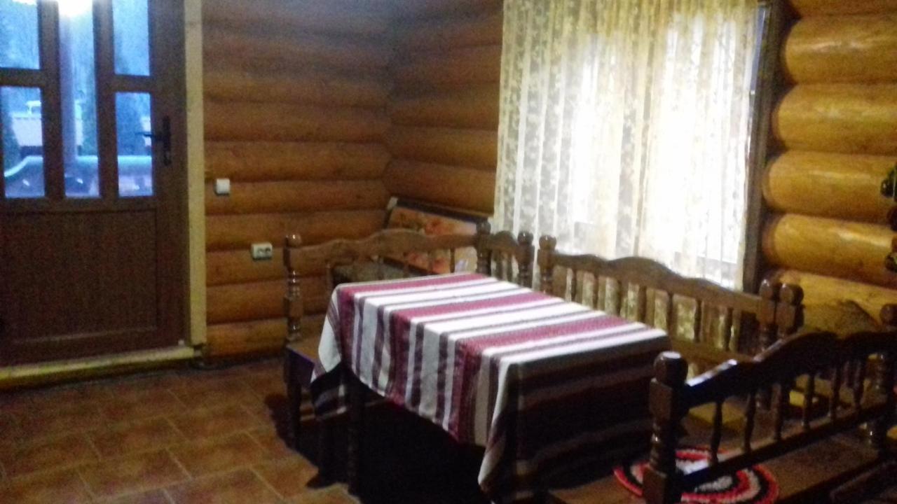 Затишний Будиночок Bukovets Exterior photo